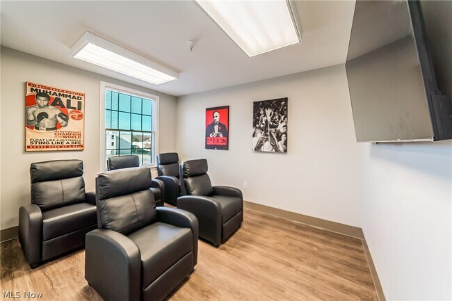 Building Photo - 12799 Doula Ln