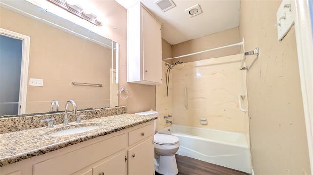 Building Photo - 429 Headlee St