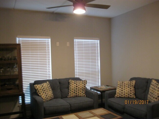 Building Photo - 125 E Morningside Dr