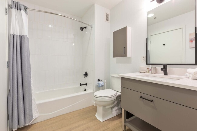 Building Photo - 250 Kendall St