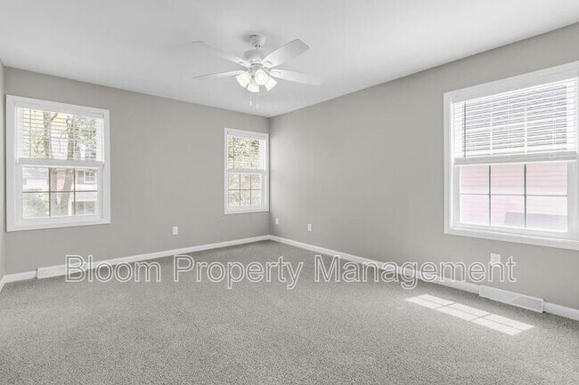 Building Photo - 974 Governors Rd