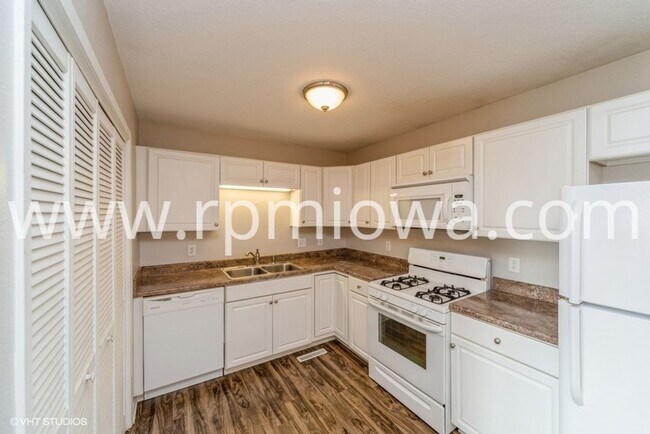 Building Photo - COZY RANCH!! 3 Bed, 1 Bath in Altoona