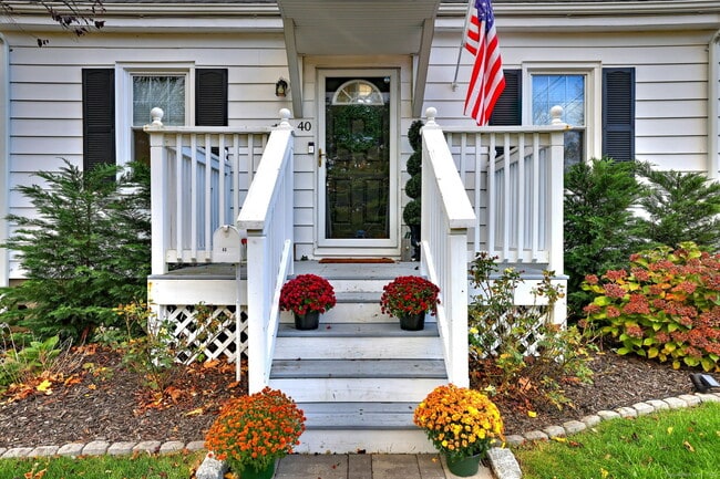 Building Photo - 40 Hazelwood Ave