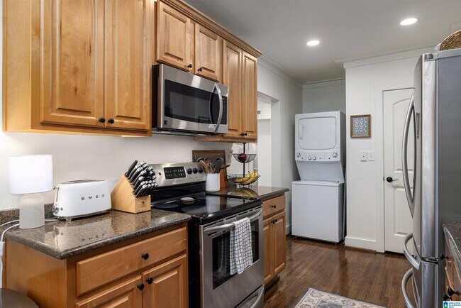 Building Photo - 1305 31st St S