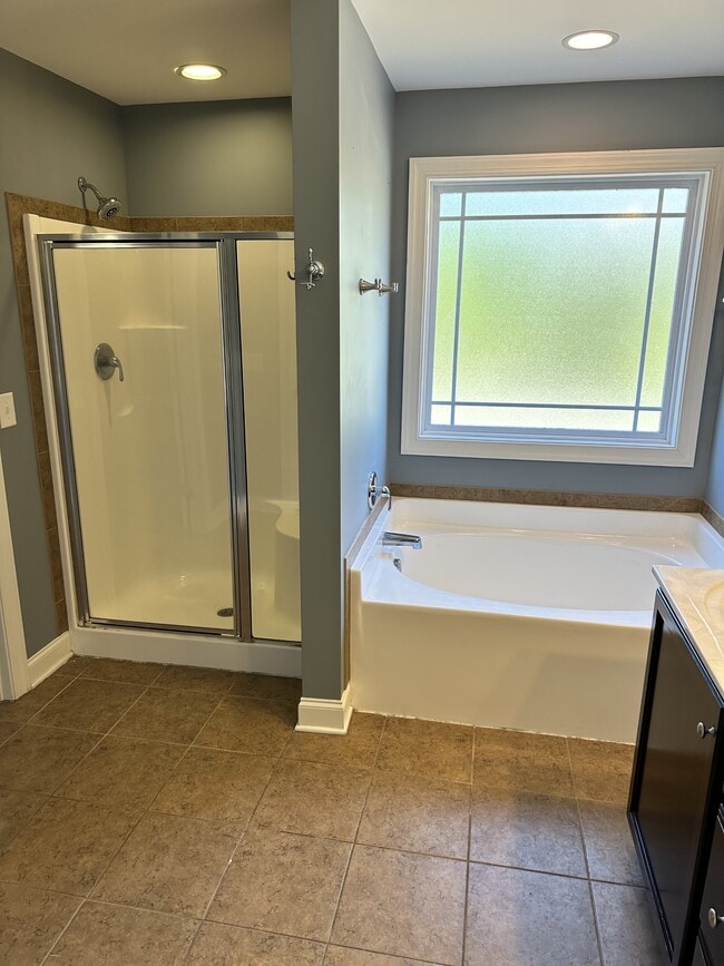 Building Photo - 908 Merlin Ct