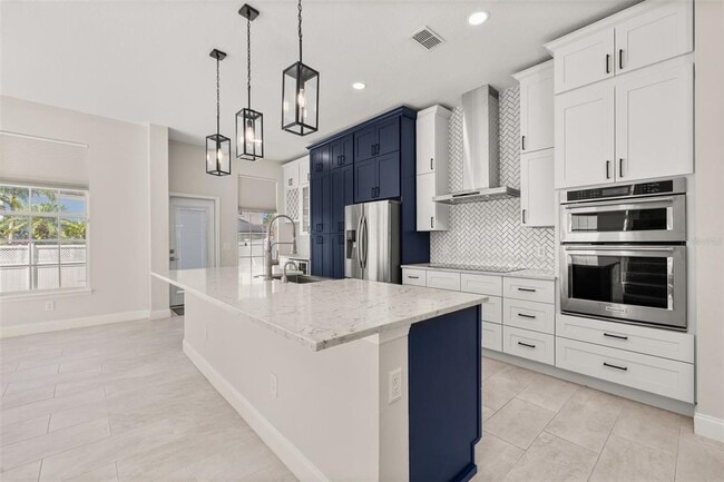 Building Photo - 212 Ficus St