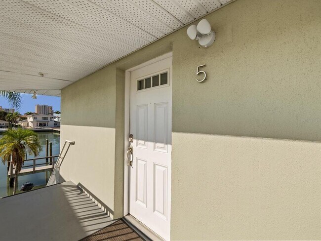 Building Photo - 185 Brightwater Dr