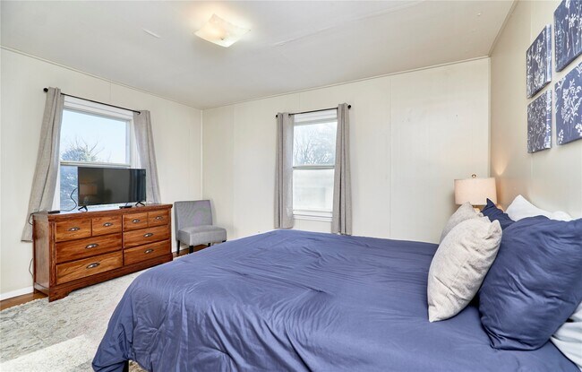 Building Photo - 3135 La Vista Dr