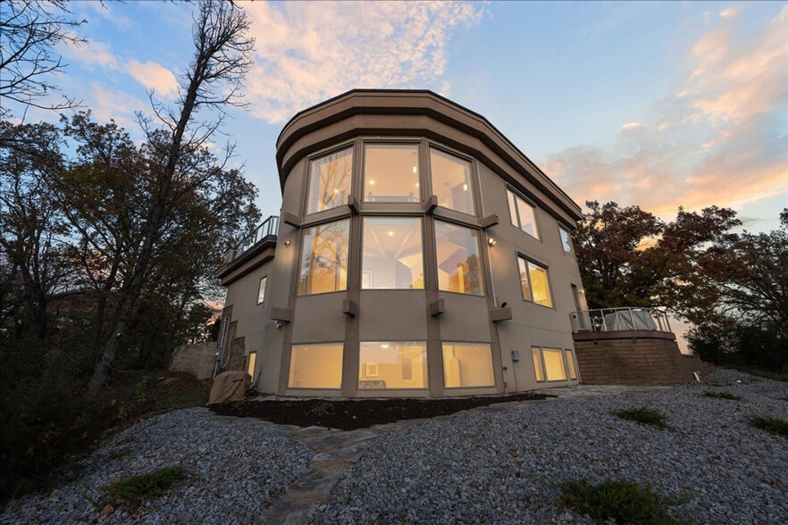 Building Photo - 1248 WI-35