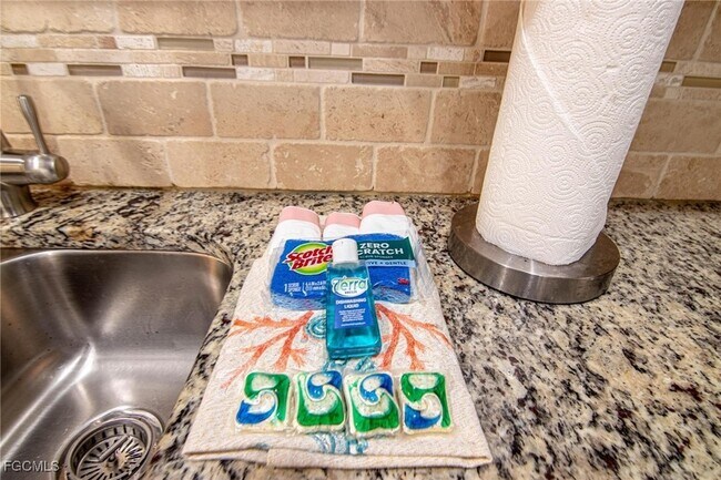 Building Photo - 6725 Winkler Rd