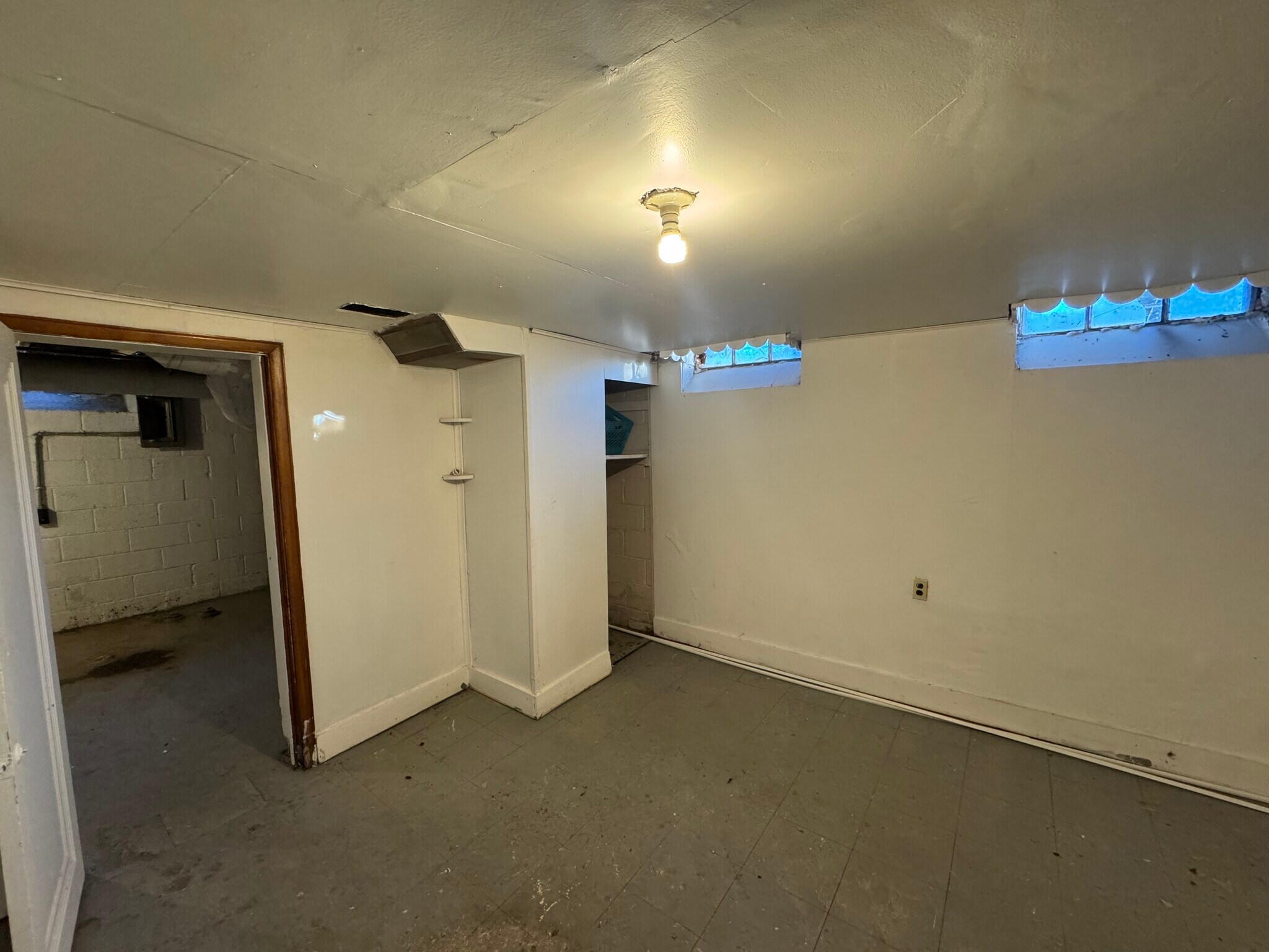 Building Photo - 9200 Evergreen Ave