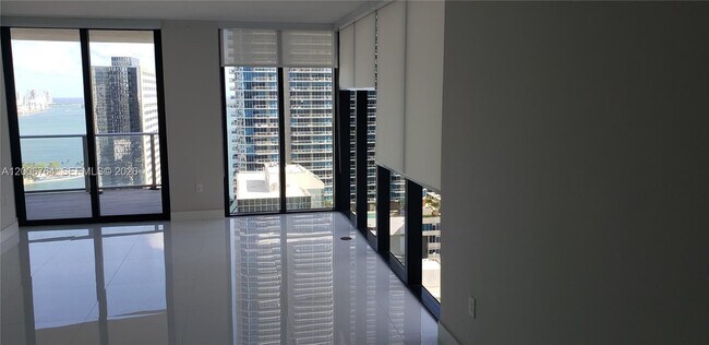 Building Photo - 1010 Brickell Ave