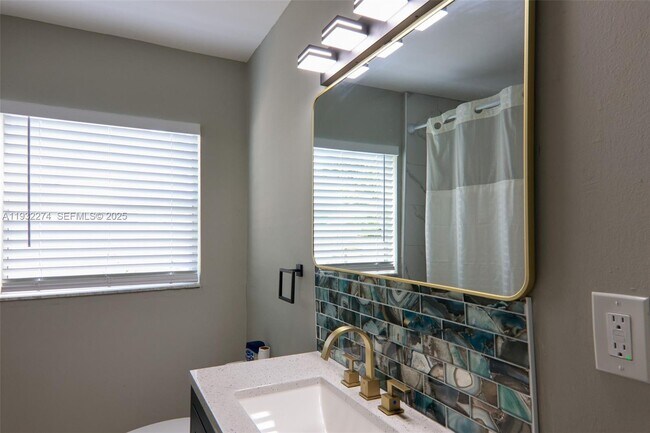 Building Photo - 5300 NW 15th Ct