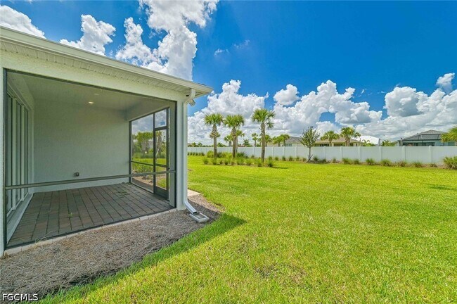 Building Photo - 42218 Edgewater Dr