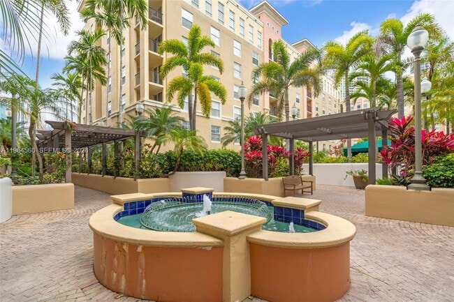 Building Photo - 520 SE 5 Ave