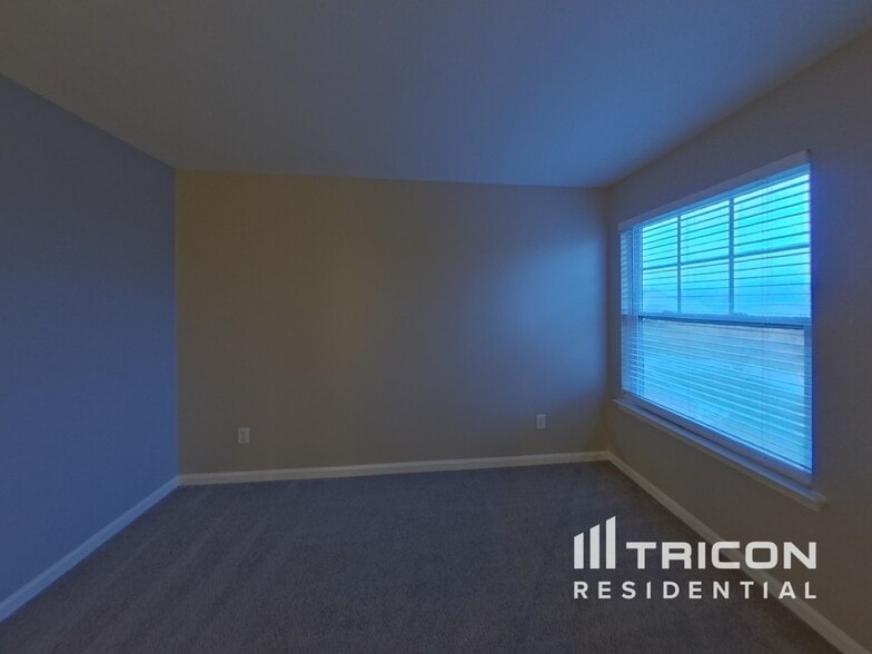 Building Photo - 4105 Lawrence Daniel Dr