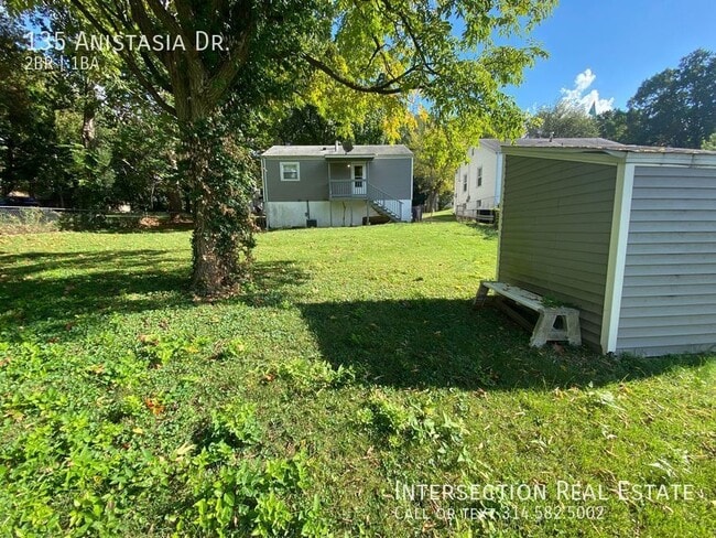 Building Photo - 135 Anistasia Dr