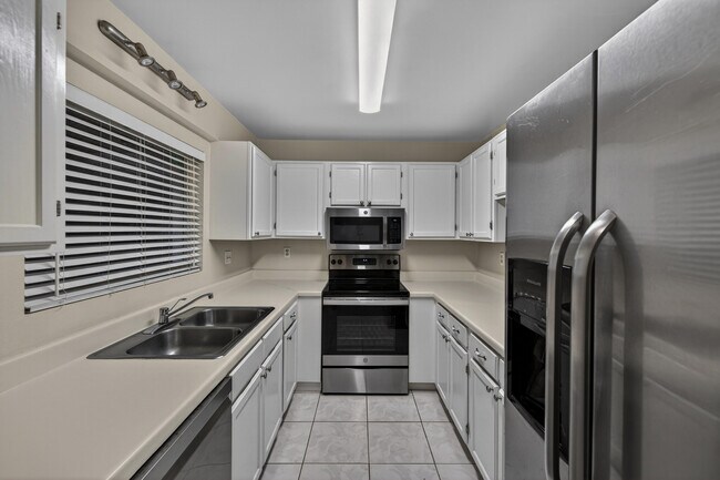 Building Photo - 147 Deer Creek Blvd