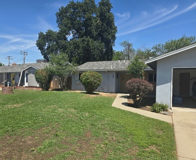 Building Photo - 240 N Bollinger St