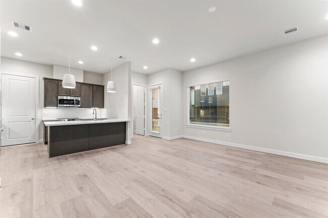 Building Photo - 5905 Haring Ln