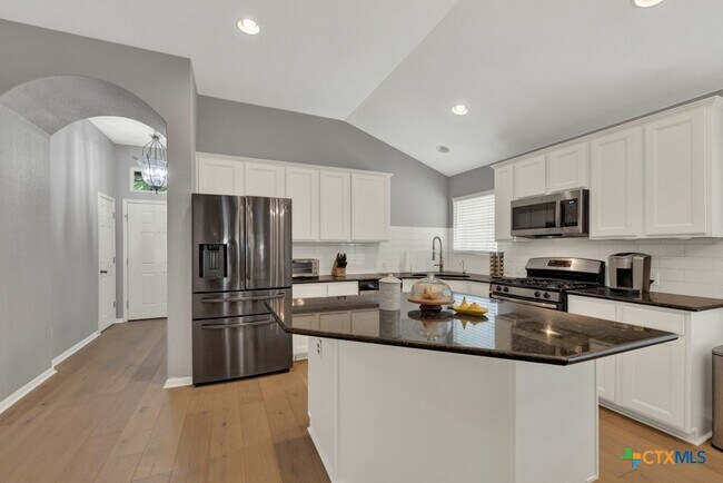 Building Photo - 481 Bayou Bend Dr