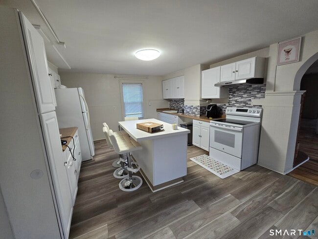 Building Photo - 157 Eastern Ave