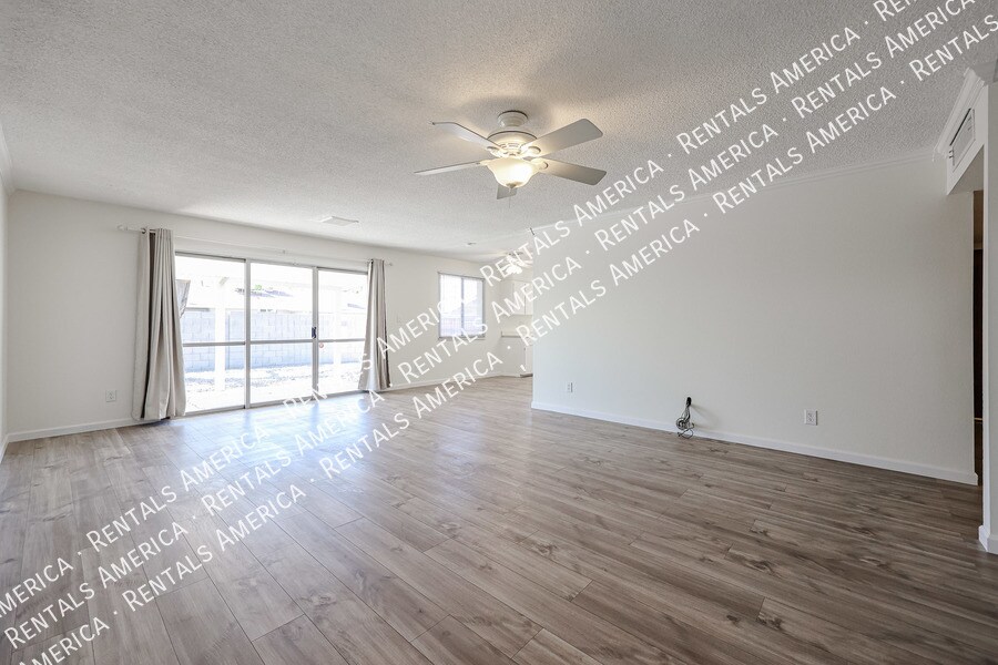 Building Photo - 3704 S Terrace Rd