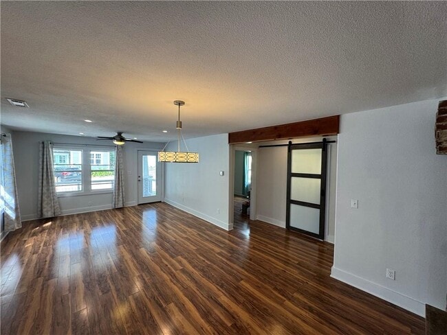 Building Photo - 320 S Washington Ave