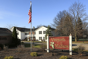 Building Photo - Vineyards of Madison