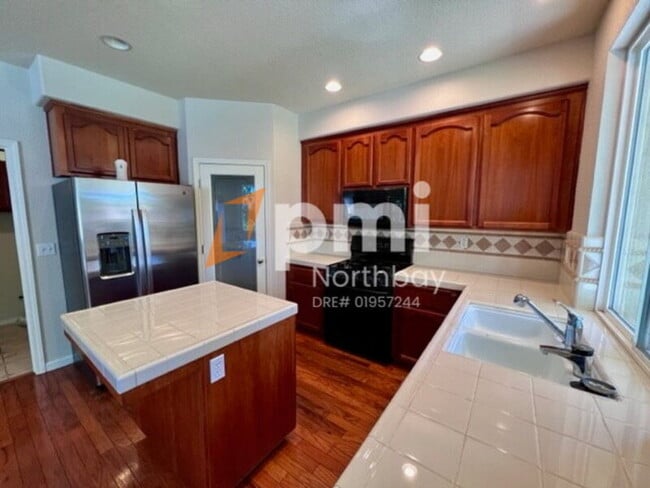 Building Photo - 2133 Beaujolais Ct