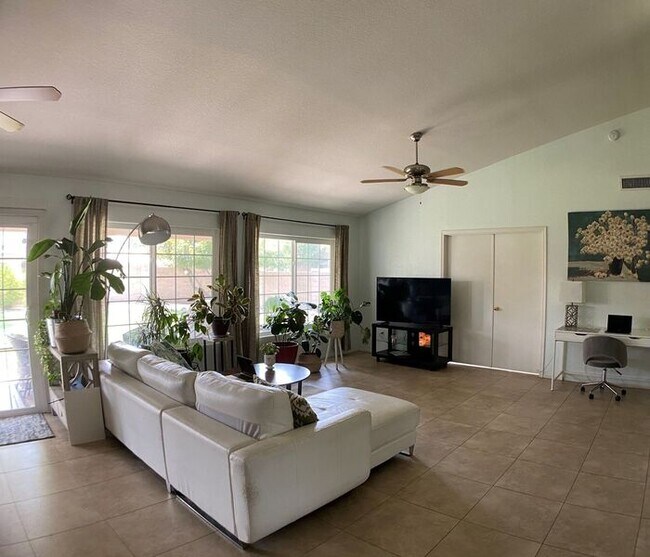 Building Photo - COMING SOON!! LOCATION! LOCATION! LOCATION! LOVELY 3 BEDROOM, 2.0 BATH SINGLE FAMILY HOME!