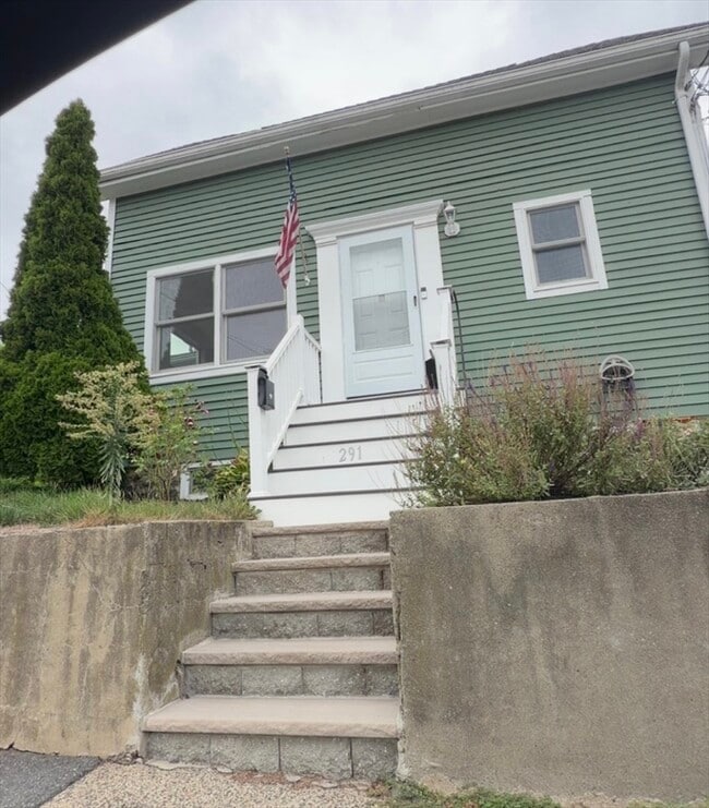 Building Photo - 291 Parkland Ave