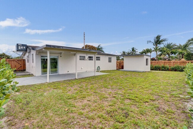 Building Photo - 4BR Corner Home (4th from FL Room) | No HOA | Large Fenced Yard | Move-In Ready