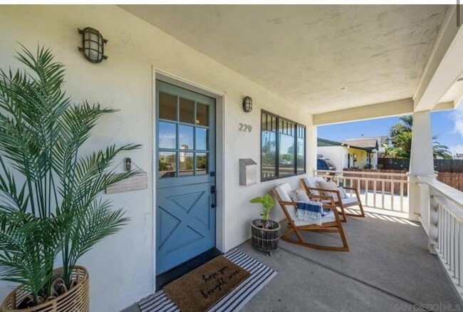 Building Photo - 229 Carnation Ave