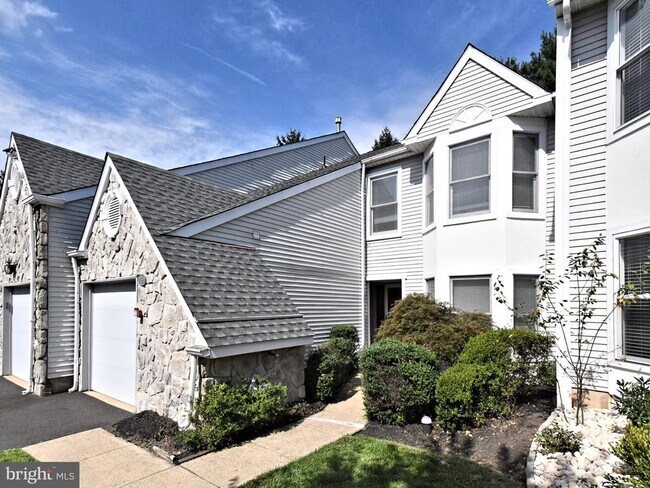 Building Photo - 6 Kanon Ct