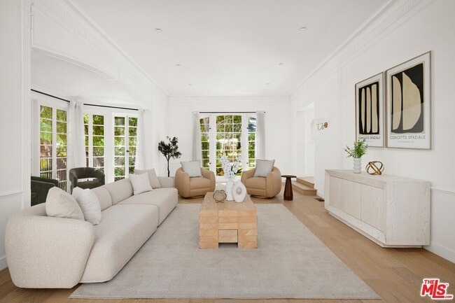 Building Photo - 712 N Rodeo Dr