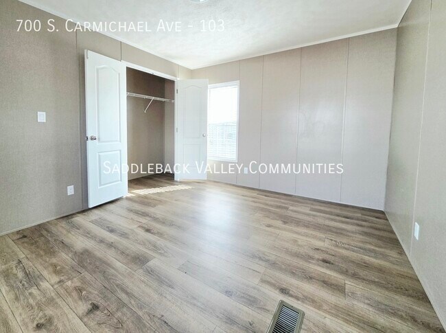 Building Photo - 700 S Carmichael Ave