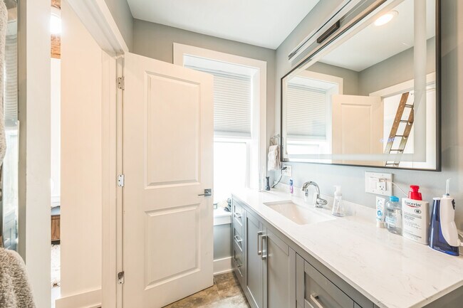 Building Photo - 3453 Holmead Pl NW