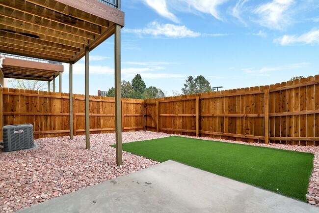 Building Photo - 3780 Venice Grove