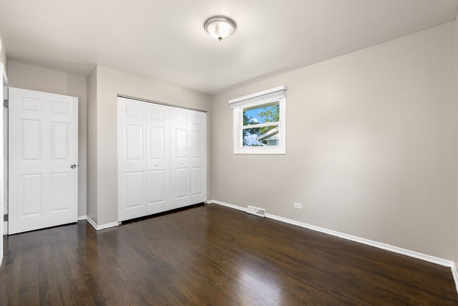 Building Photo - 3308 Birchwood Dr