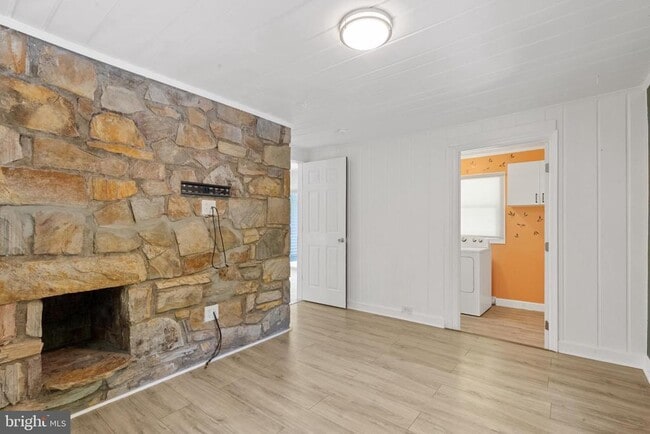 Building Photo - 2652 Collins Ct