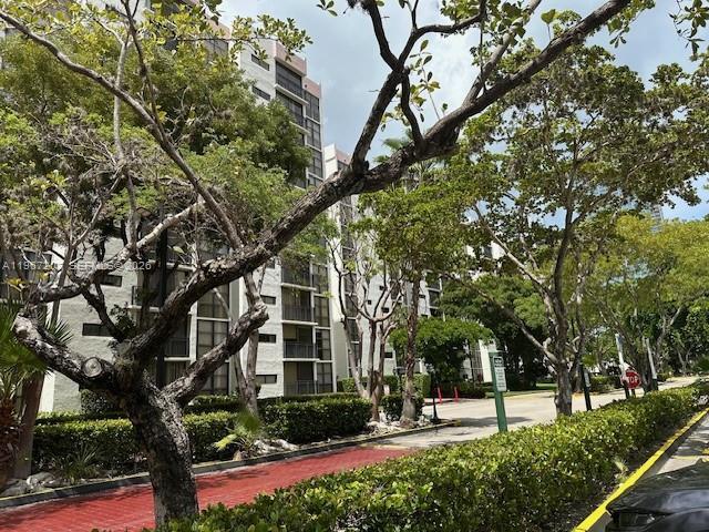 Building Photo - 17021 N Bay Rd