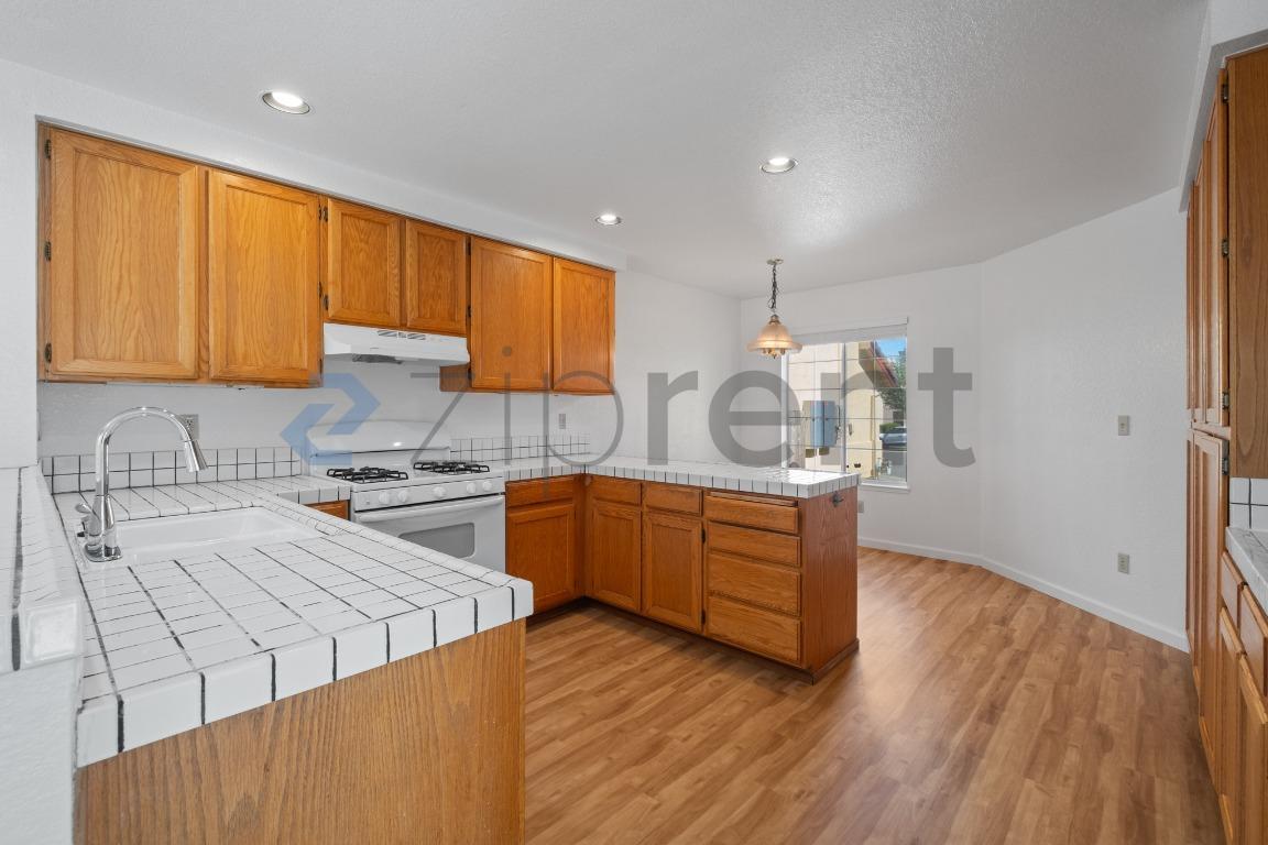 Building Photo - 511 Floyd Ct