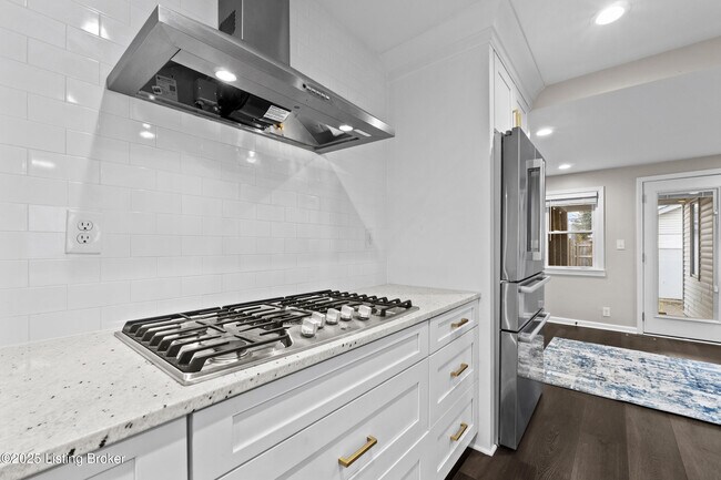 Building Photo - 1112 E Burnett Ave