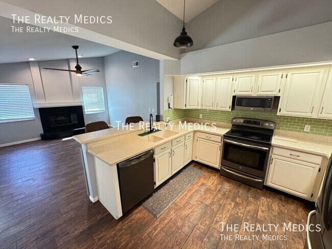 Building Photo - 2601 Bridle Dr