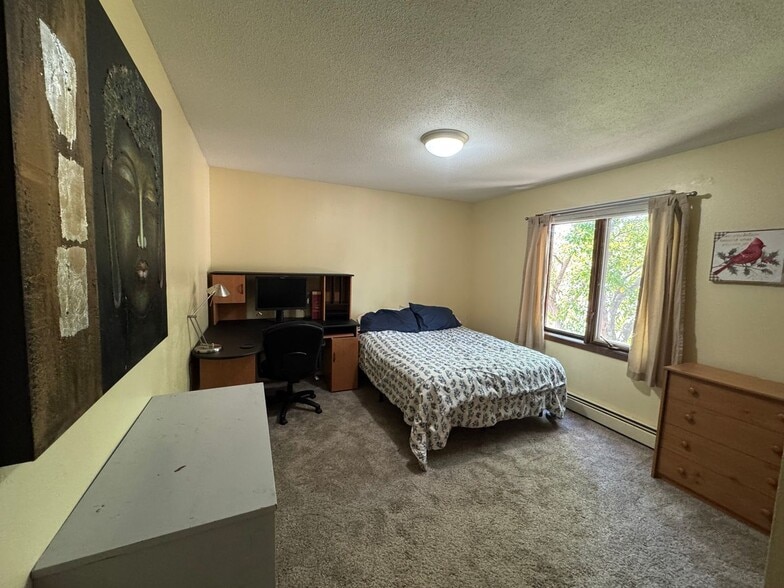 Building Photo - 3712 S Terry Ave