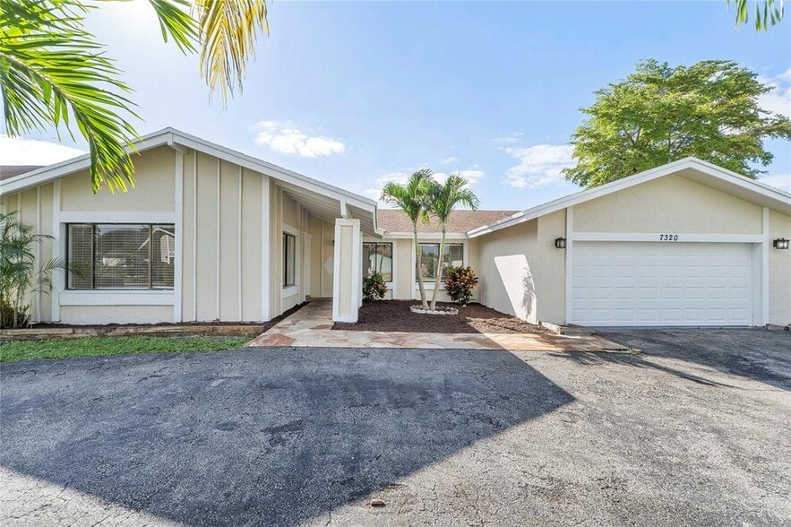 Building Photo - 7320 NW 45th Ct