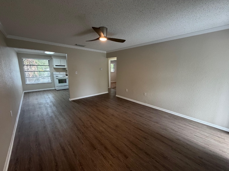 Building Photo - 460 Beltrees St