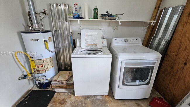 Building Photo - 2320 SW 105th St