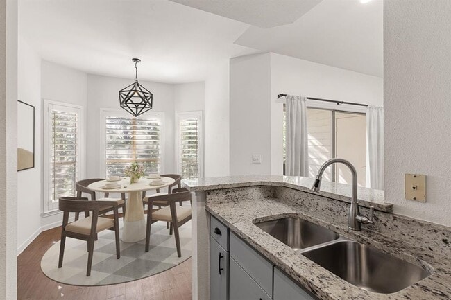 Building Photo - 6000-16 Shepherd Mountain Cove